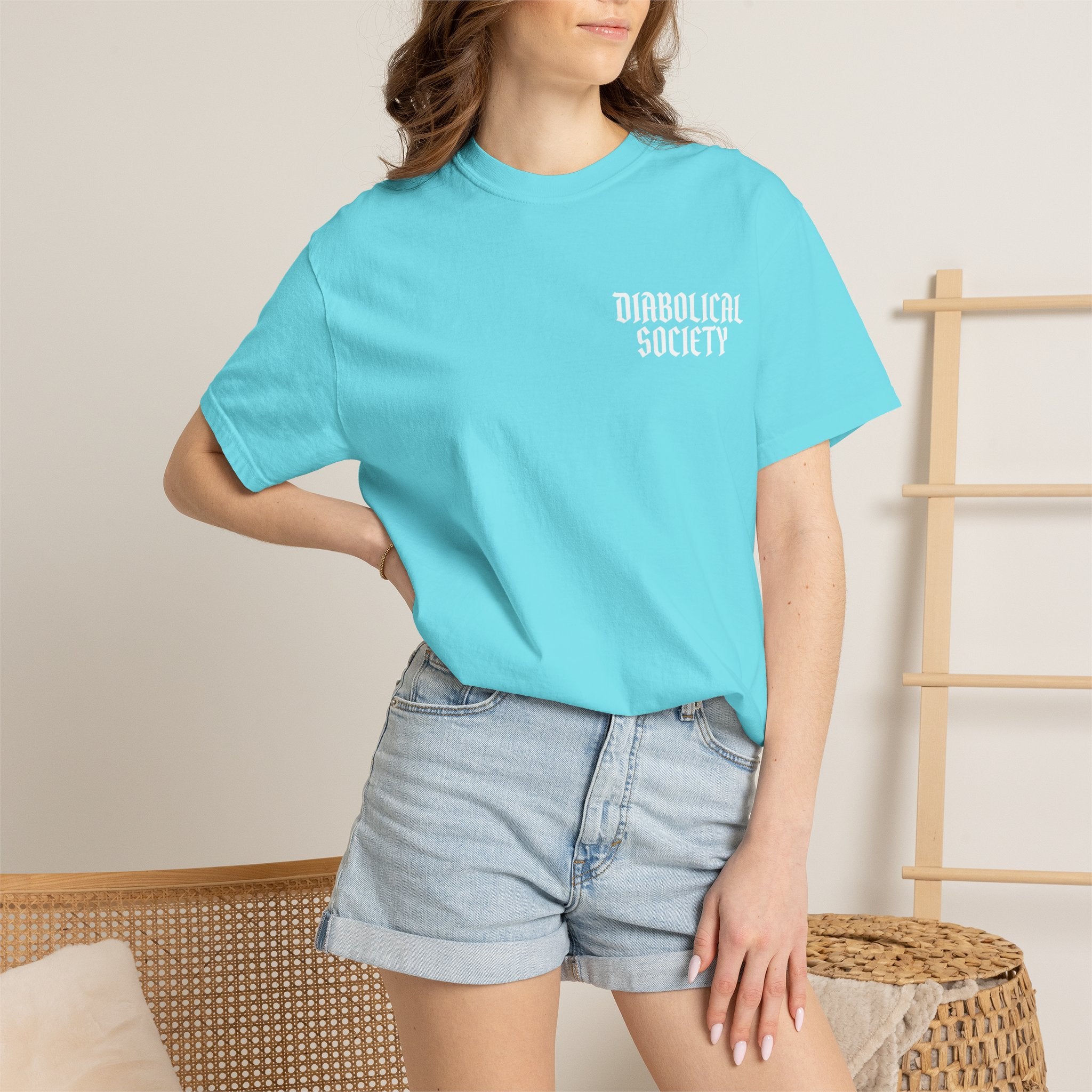 Afer Hours Club T-shirt - Sleep can wait. Stories cant.