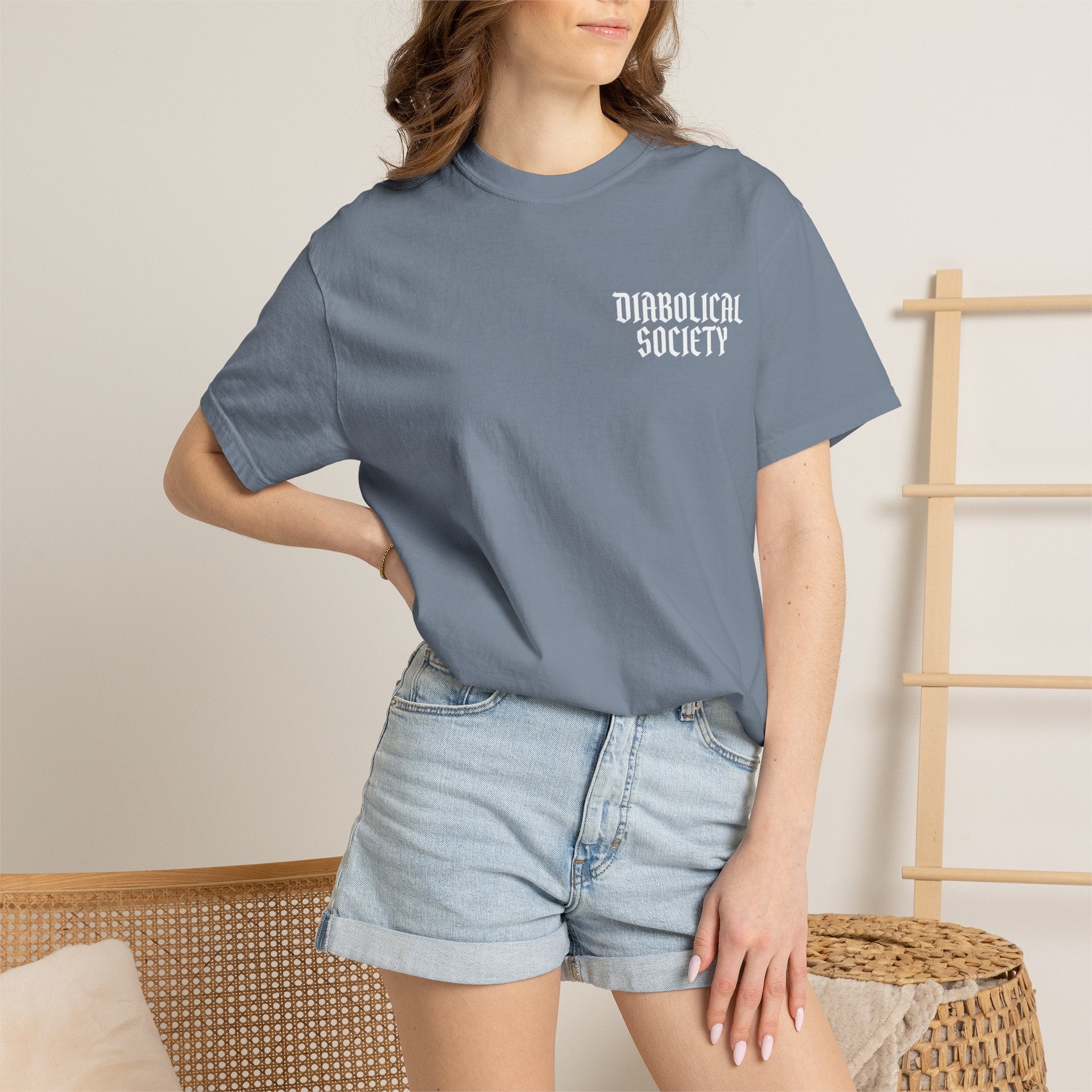 Afer Hours Club T-shirt - Sleep can wait. Stories cant.