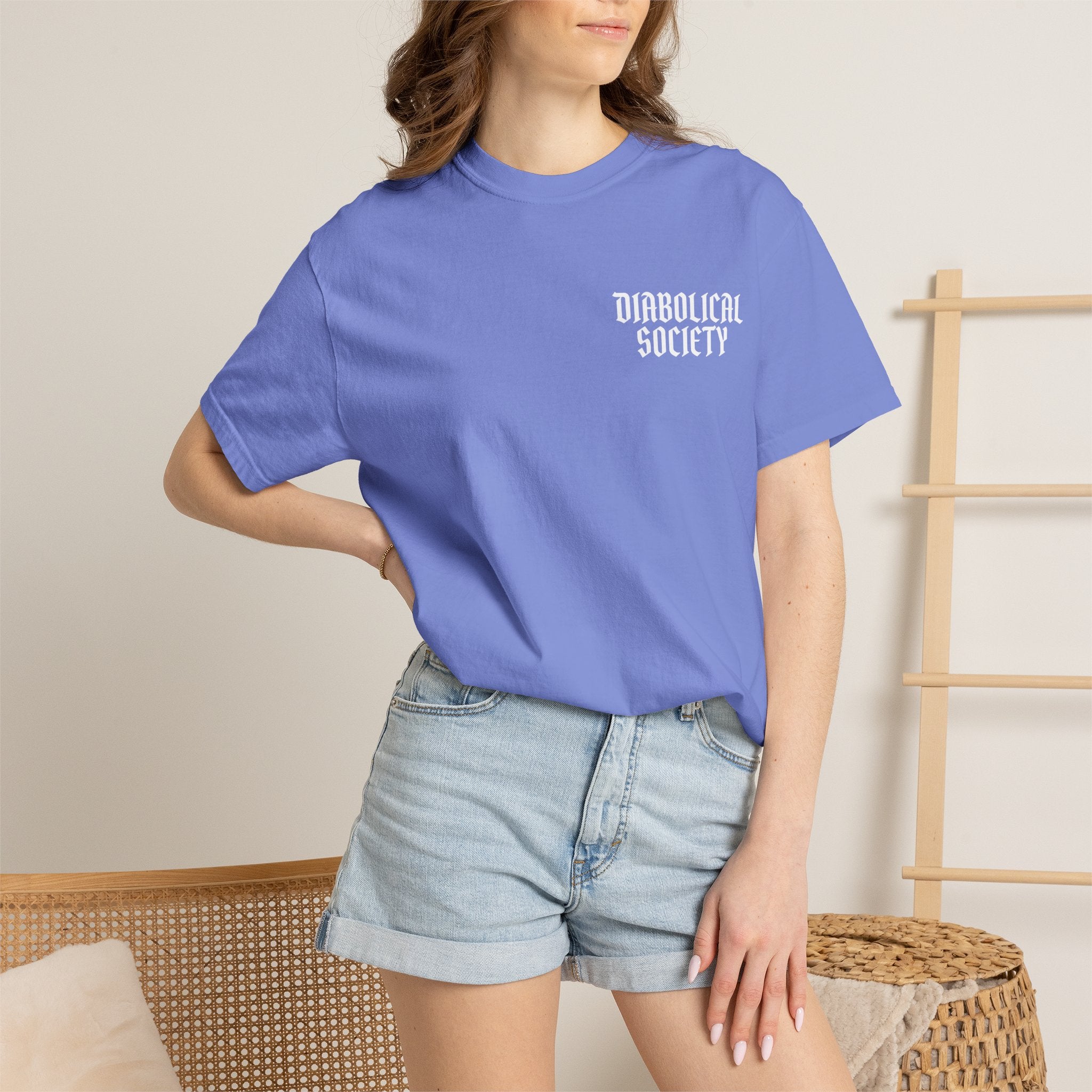 Afer Hours Club T-shirt - Sleep can wait. Stories cant.